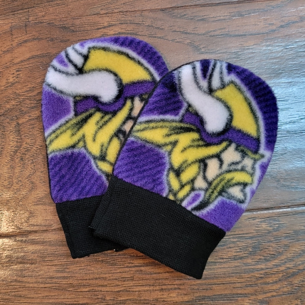 Minnesota Vikings NFL Football Fleece Baby Mittens